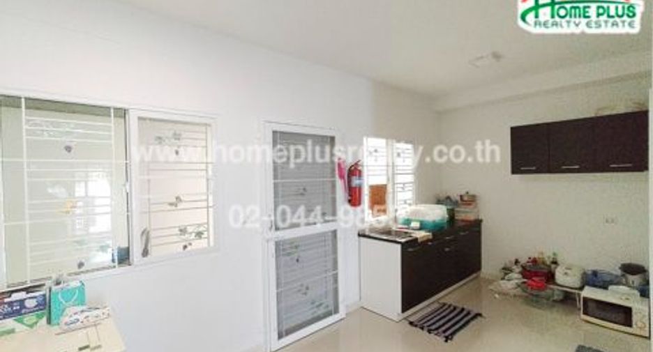 Reihenhaus zum Kauf mit 3 Zimmer in Mueang Pathum Thani, Pathum Thani