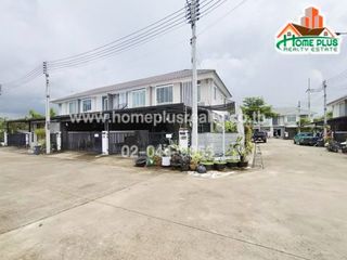 For sale 3 bedrooms townhouse in Mueang Pathum Thani, Pathum Thani