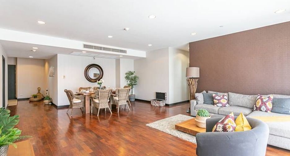 For rent 3 bedrooms condo in Khlong Toei, Bangkok
