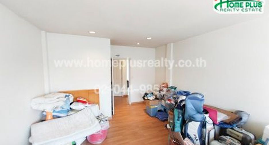 For rent and for sale 3 bed townhouse in Lak Si, Bangkok