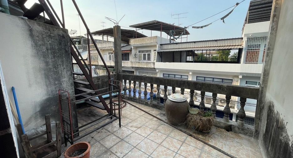 For sale 5 bed retail Space in Suan Luang, Bangkok