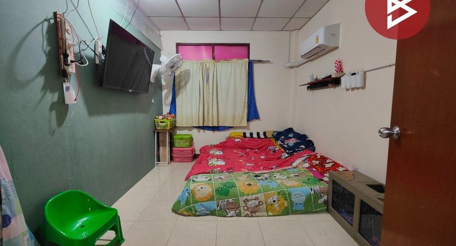For sale 3 Beds townhouse in Mueang Nakhon Pathom, Nakhon Pathom
