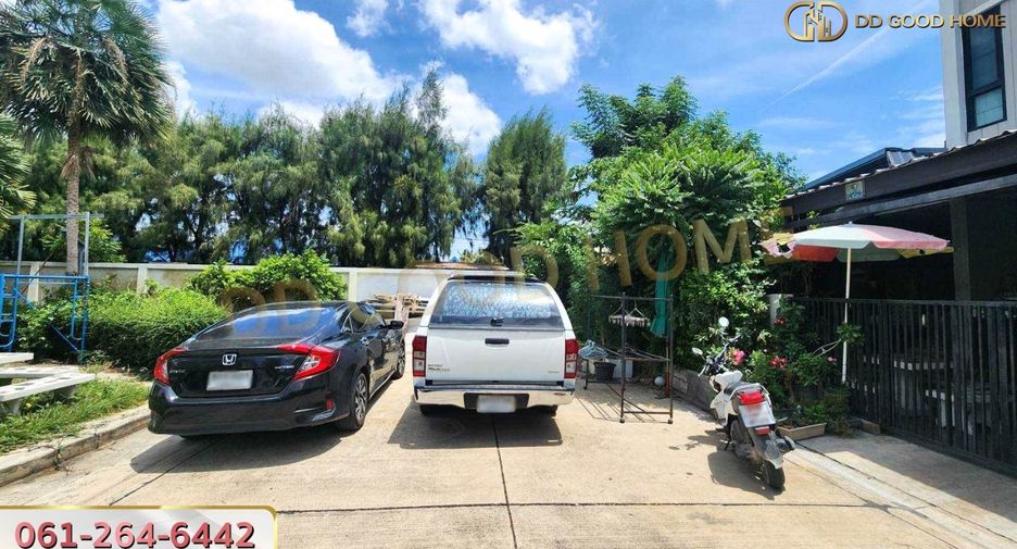 For sale 4 bedrooms townhouse in Lat Lum Kaeo, Pathum Thani