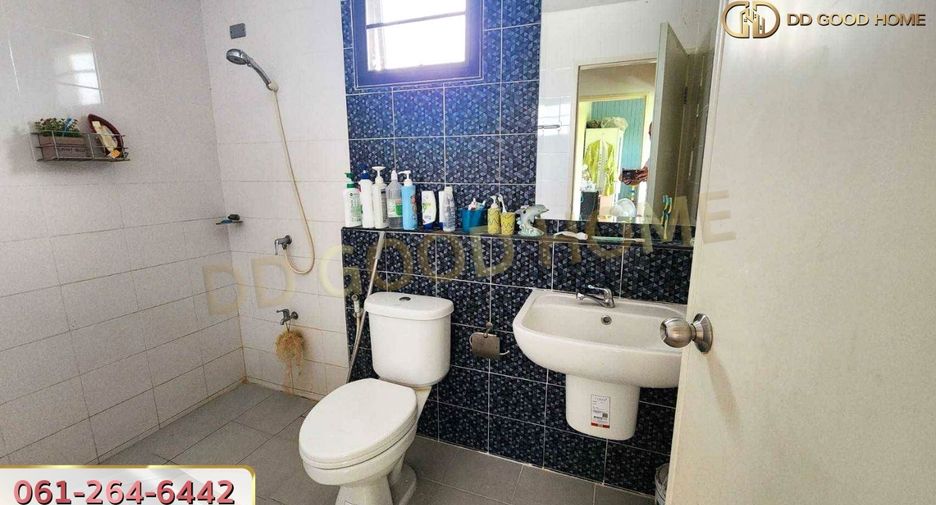 For sale 4 bedrooms townhouse in Lat Lum Kaeo, Pathum Thani