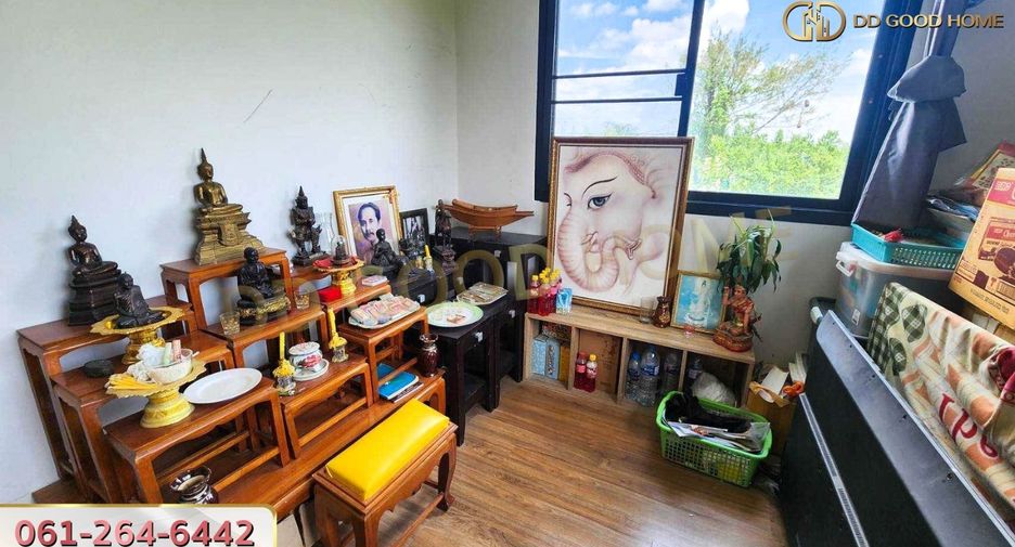 For sale 4 bedrooms townhouse in Lat Lum Kaeo, Pathum Thani