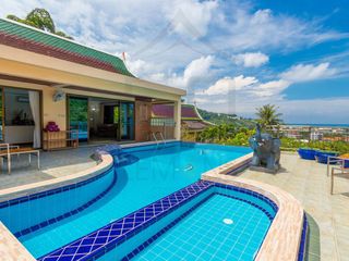 For rent 4 bedrooms villa in Mueang Phuket, Phuket