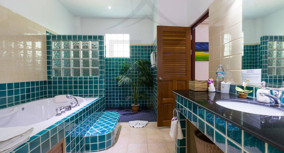 For rent 4 bedrooms villa in Mueang Phuket, Phuket