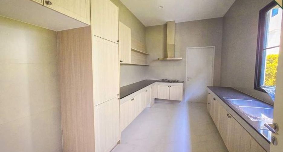Casa en venta de 5 habitaciones en Bang Khen, Bangkok