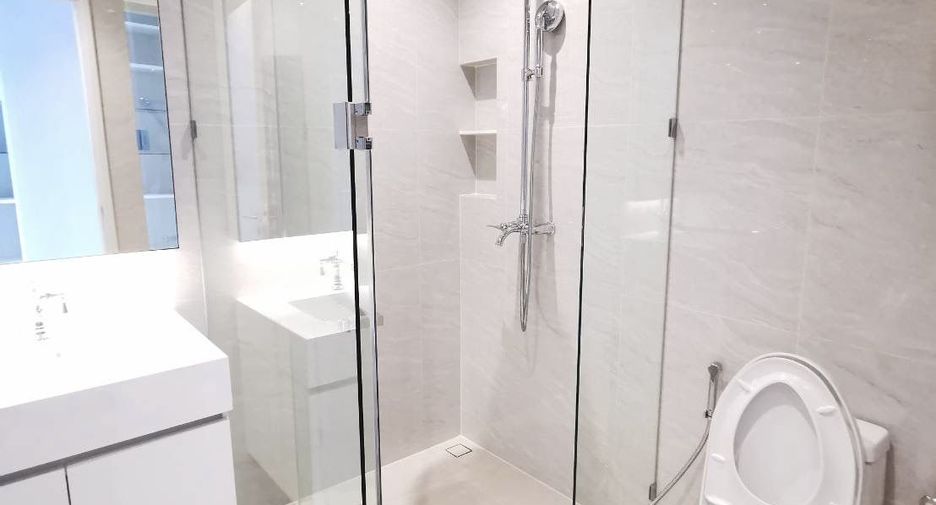 For sale 2 bedrooms condo in Pathum Wan, Bangkok