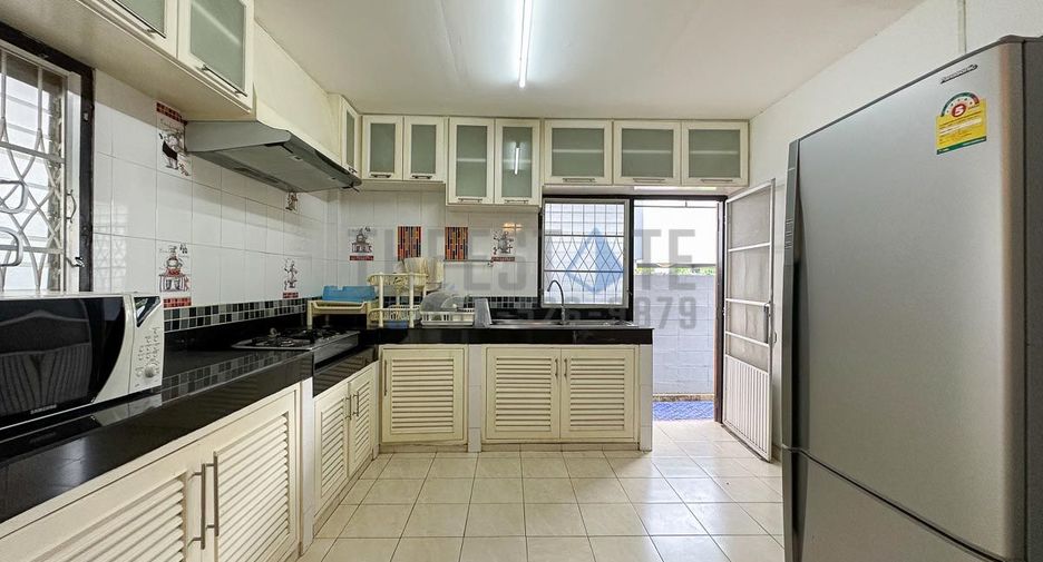 For rent 4 bedrooms house in Mae Rim, Chiang Mai
