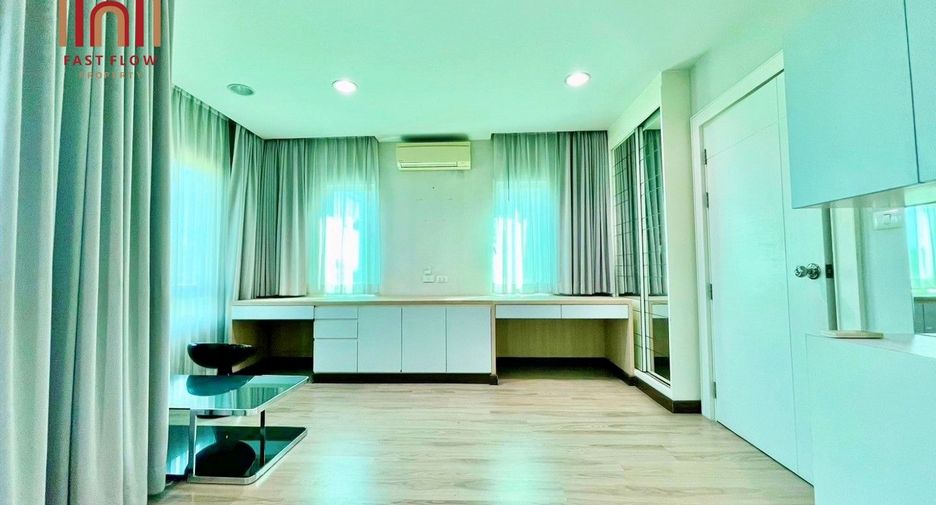 For rent and for sale 4 bed townhouse in Saphan Sung, Bangkok