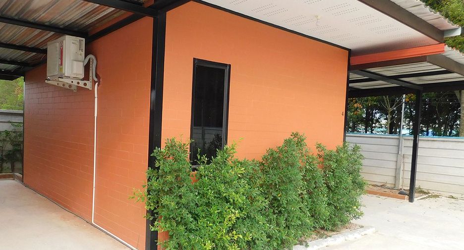 For sale 9 bed retail Space in Nikhom Phatthana, Rayong