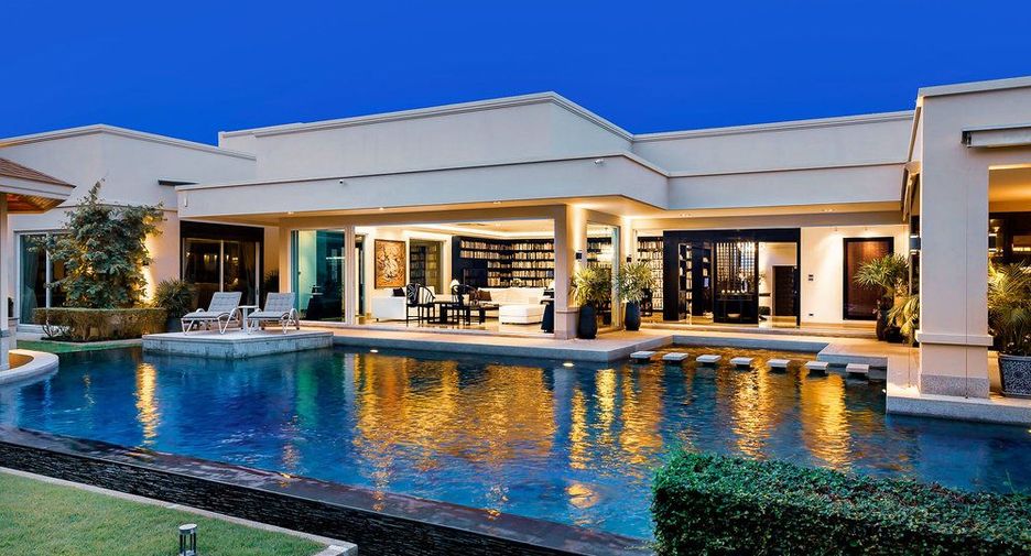 For sale 8 ベッドルーム house in Bang Lamung, Chonburi