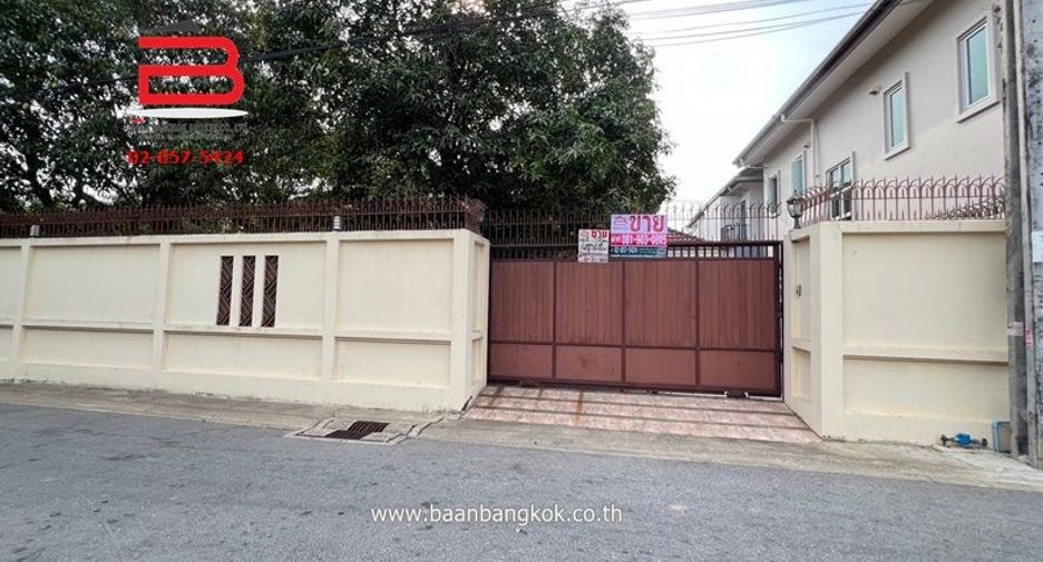For sale 6 Beds house in Sai Mai, Bangkok