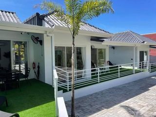 For rent そして for sale 5 ベッドルーム villa in Mueang Phuket, Phuket