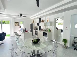 For rent そして for sale 5 ベッドルーム villa in Mueang Phuket, Phuket