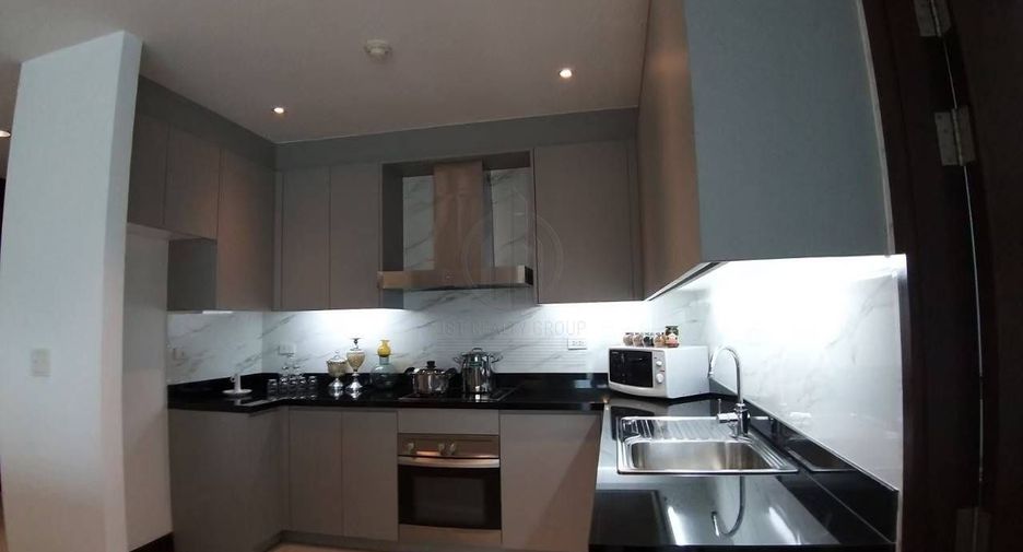 For rent 3 bedrooms condo in Pathum Wan, Bangkok