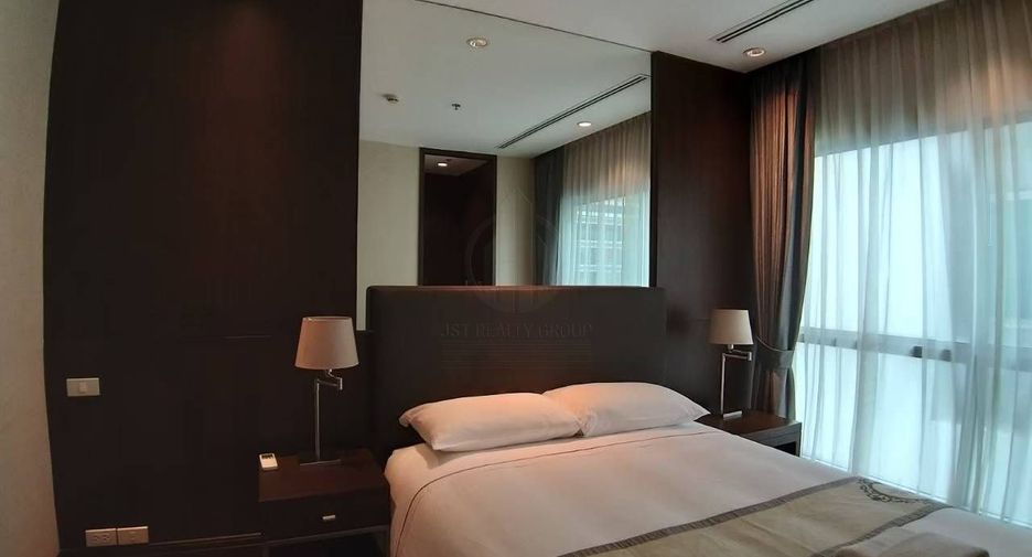 For rent 3 bedrooms condo in Pathum Wan, Bangkok