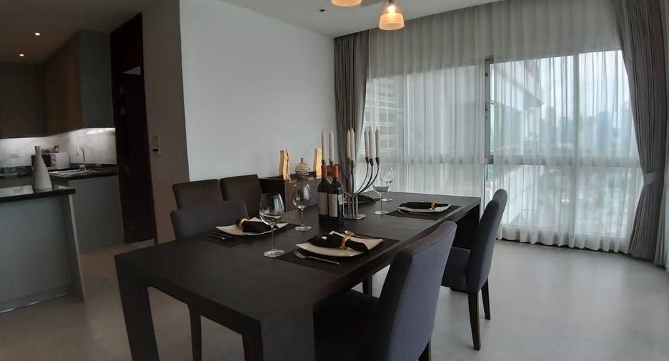 For rent 3 bedrooms condo in Pathum Wan, Bangkok