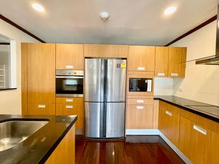 For rent 3 bedrooms condo in Khlong Toei, Bangkok
