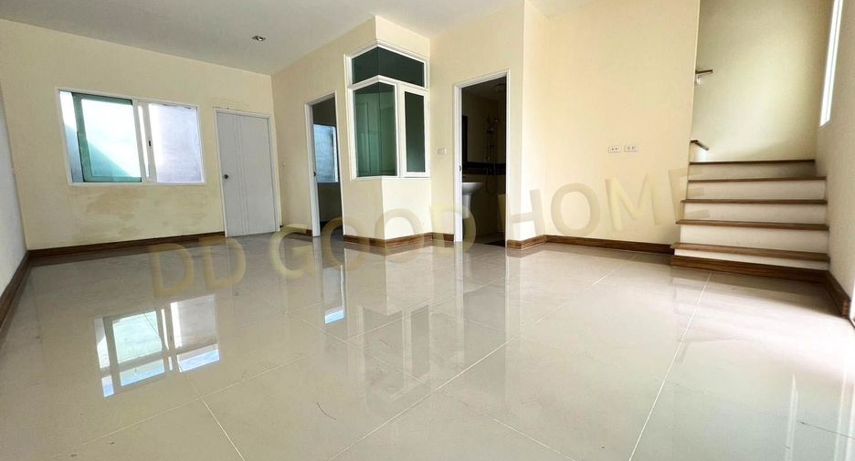 For sale 4 bed townhouse in Sai Noi, Nonthaburi