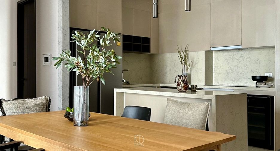 Condo en alquiler y en venta de 3 habitaciones en Khlong Toei, Bangkok