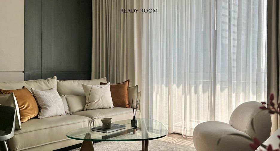 Condo en alquiler y en venta de 3 habitaciones en Khlong Toei, Bangkok
