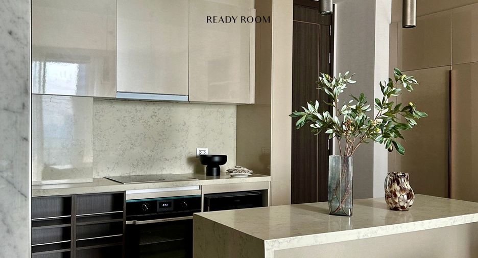 Condo en alquiler y en venta de 3 habitaciones en Khlong Toei, Bangkok