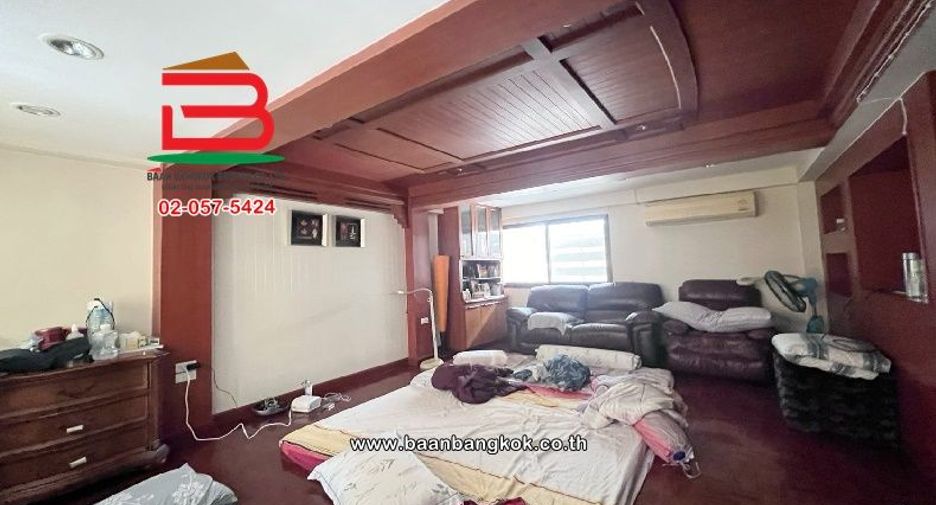 For rent 5 bedrooms townhouse in Phaya Thai, Bangkok
