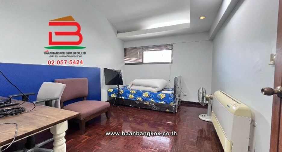 For rent 5 bedrooms townhouse in Phaya Thai, Bangkok