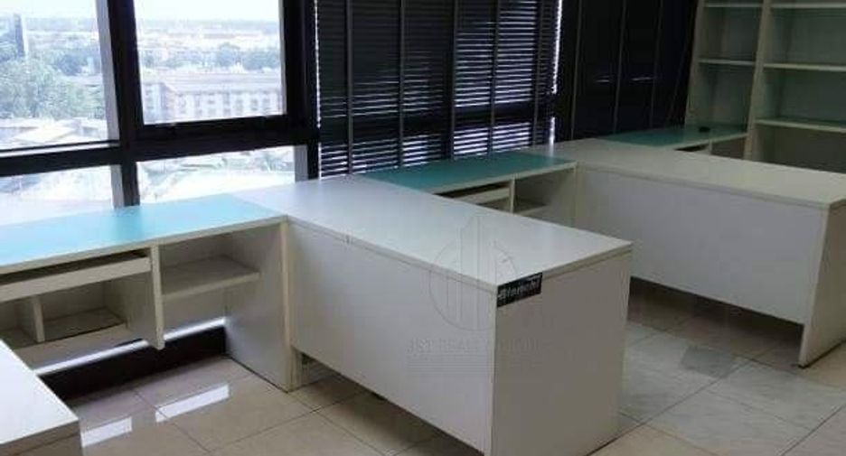 For rent 4 bedrooms office in Khlong Toei, Bangkok