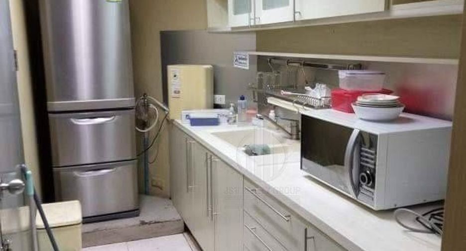 For rent 4 bedrooms office in Khlong Toei, Bangkok