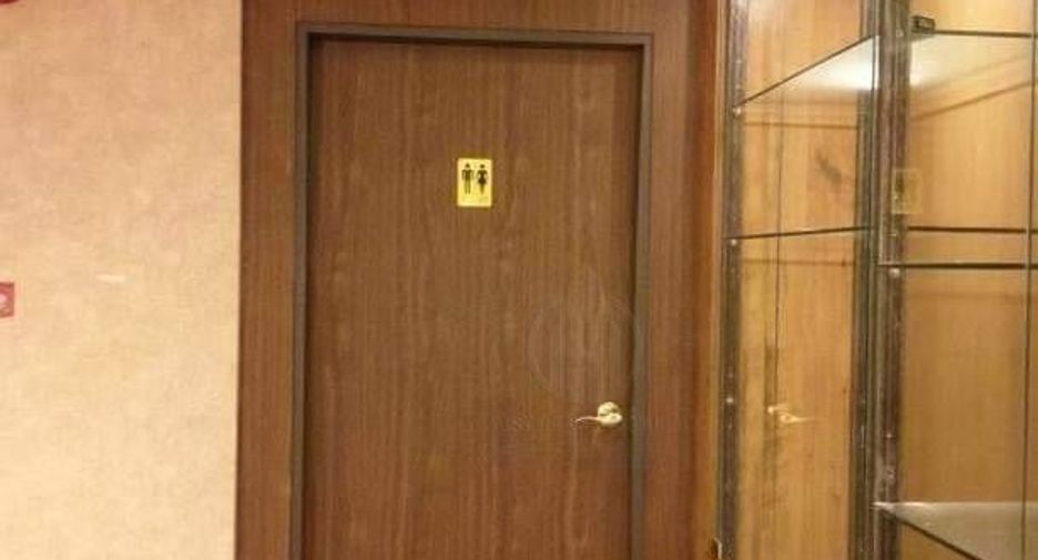 For rent 4 bedrooms office in Khlong Toei, Bangkok