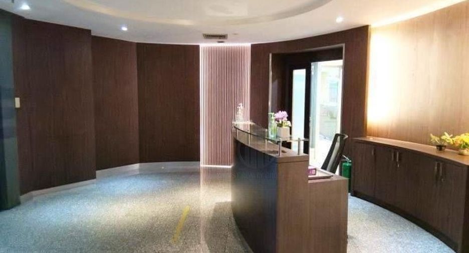 For rent 4 bedrooms office in Khlong Toei, Bangkok