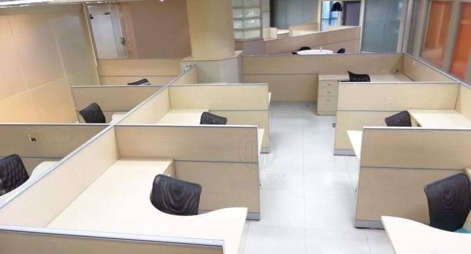 For rent 4 bedrooms office in Khlong Toei, Bangkok