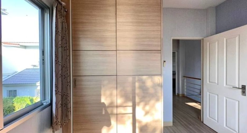 For sale 3 bedrooms house in Si Racha, Chonburi