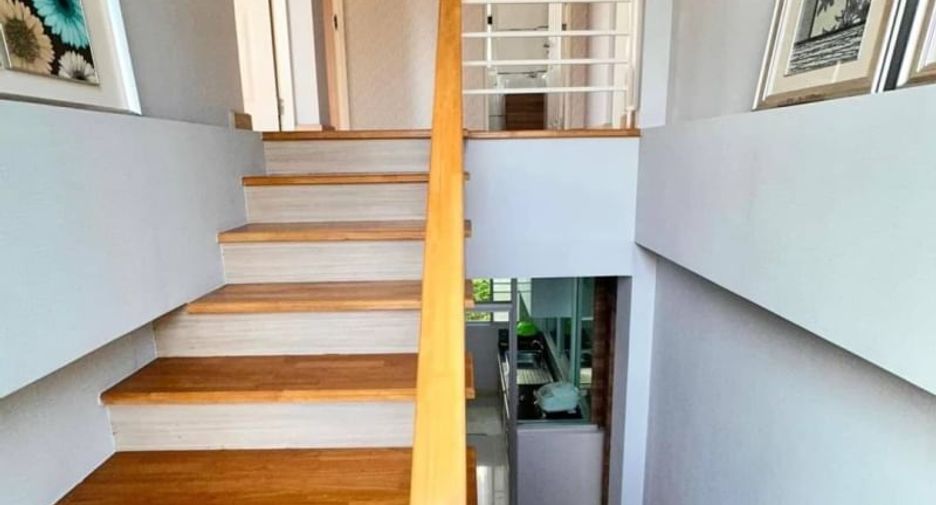 For sale 3 bedrooms house in Si Racha, Chonburi