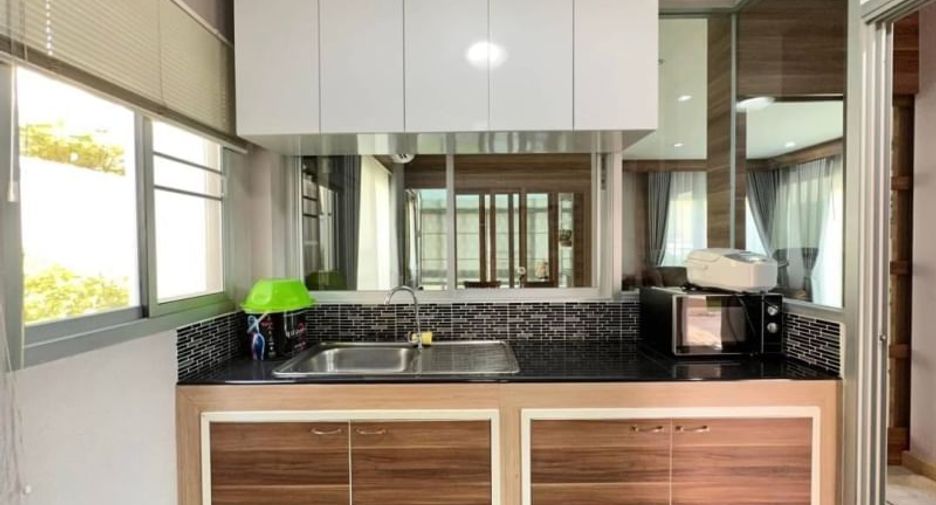 For sale 3 bedrooms house in Si Racha, Chonburi