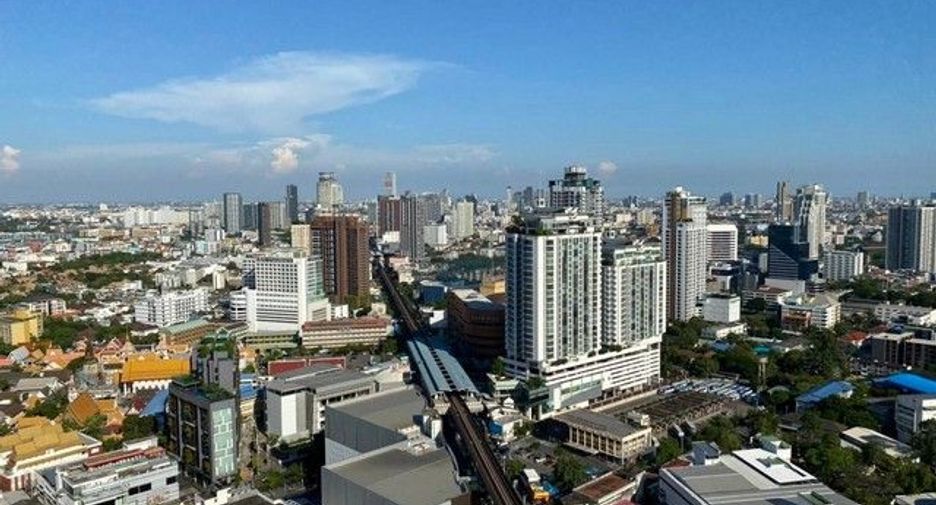 For sale 4 bedrooms condo in Khlong Toei, Bangkok