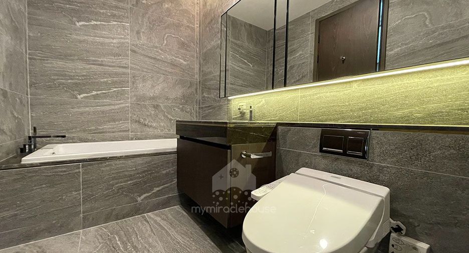 For rent 1 bed condo in Khlong Toei, Bangkok
