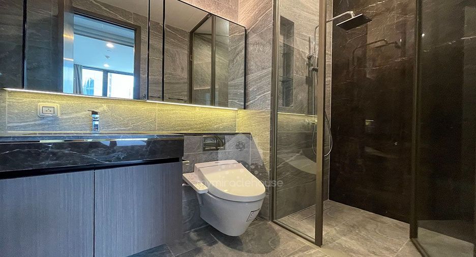 For rent 1 bed condo in Khlong Toei, Bangkok