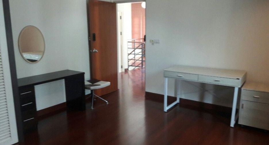 ให้เช่า 3 ห้องนอน บ้านเดี่ยว ใน วัฒนา, กรุงเทพฯ