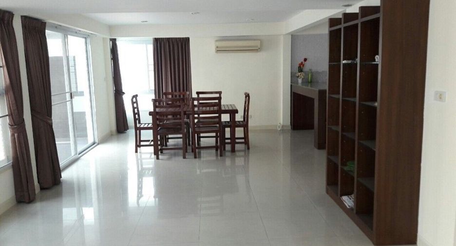 ให้เช่า 3 ห้องนอน บ้านเดี่ยว ใน วัฒนา, กรุงเทพฯ