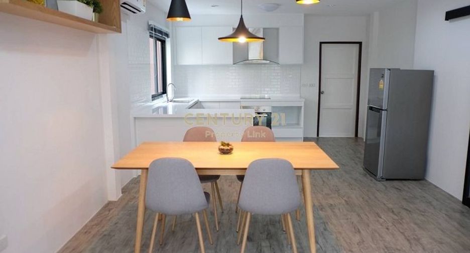 For sale 3 bedrooms townhouse in Phaya Thai, Bangkok