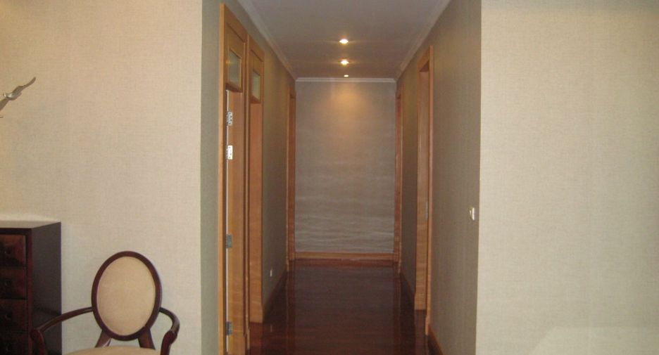 For rent 3 bedrooms condo in Watthana, Bangkok