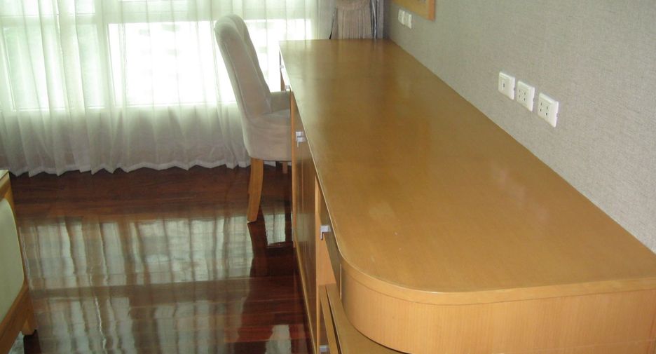 For rent 3 bedrooms condo in Watthana, Bangkok