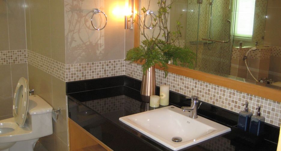 For rent 3 bedrooms condo in Watthana, Bangkok