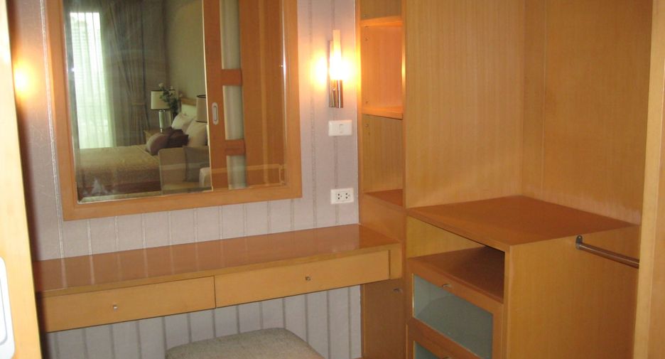 For rent 3 bedrooms condo in Watthana, Bangkok