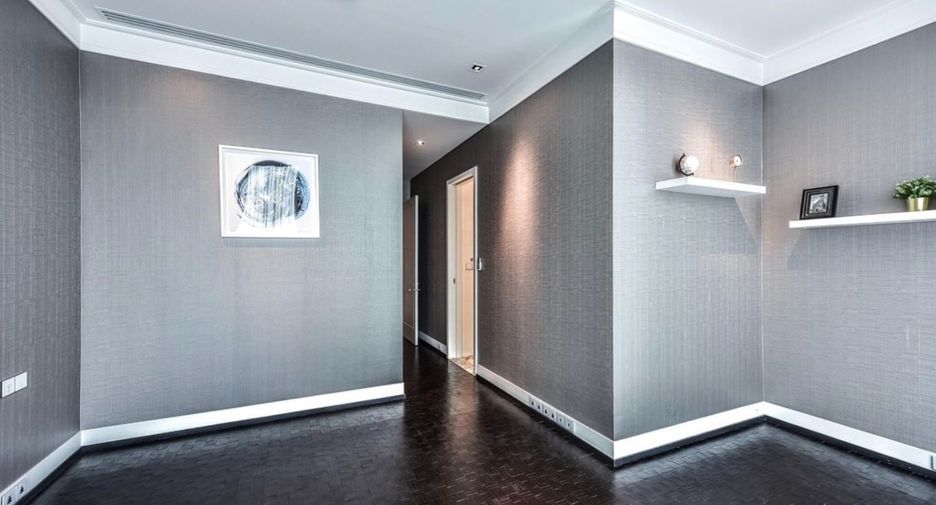 For rent and for sale 3 bedrooms condo in Sathon, Bangkok