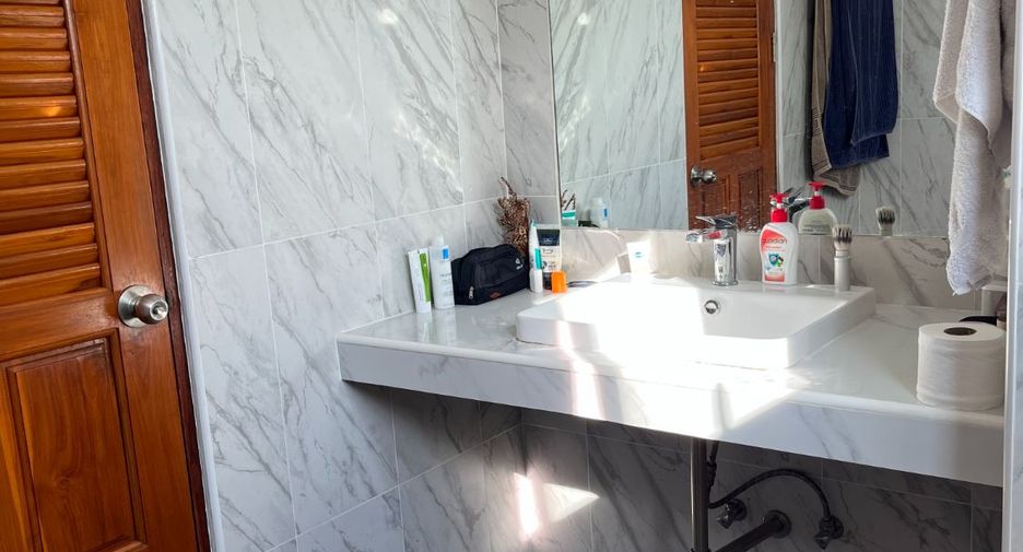For sale 2 bedrooms condo in Watthana, Bangkok